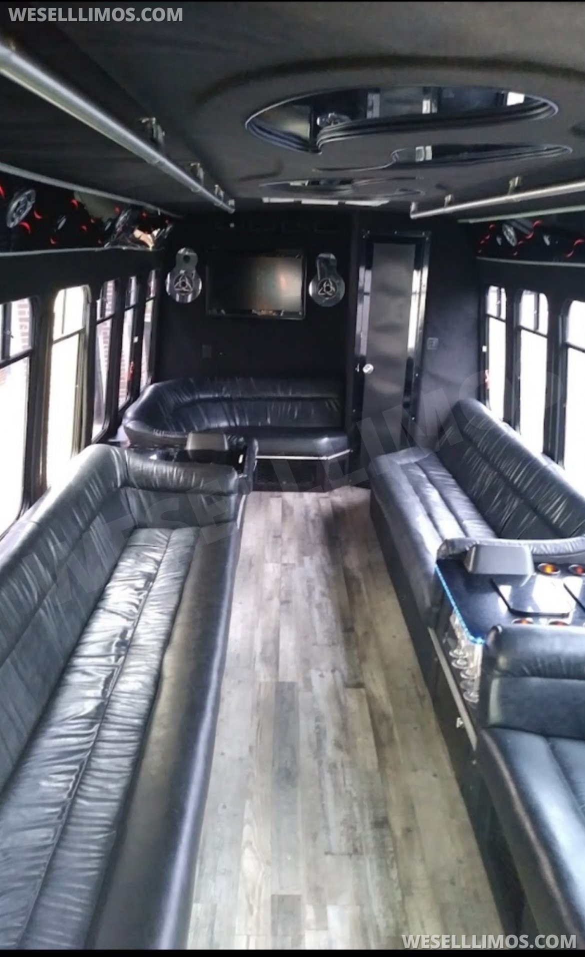 Limo Bus for sale: 2005 GMC 5500 by Royal