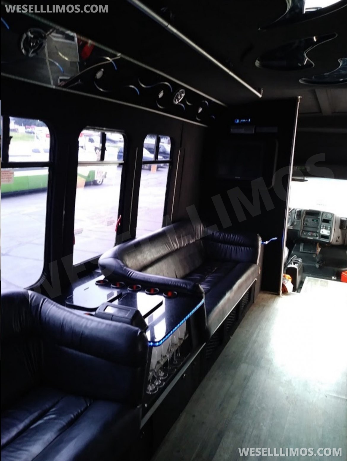 Photo of Limo Bus for sale: 2005 GMC 5500 by Royal