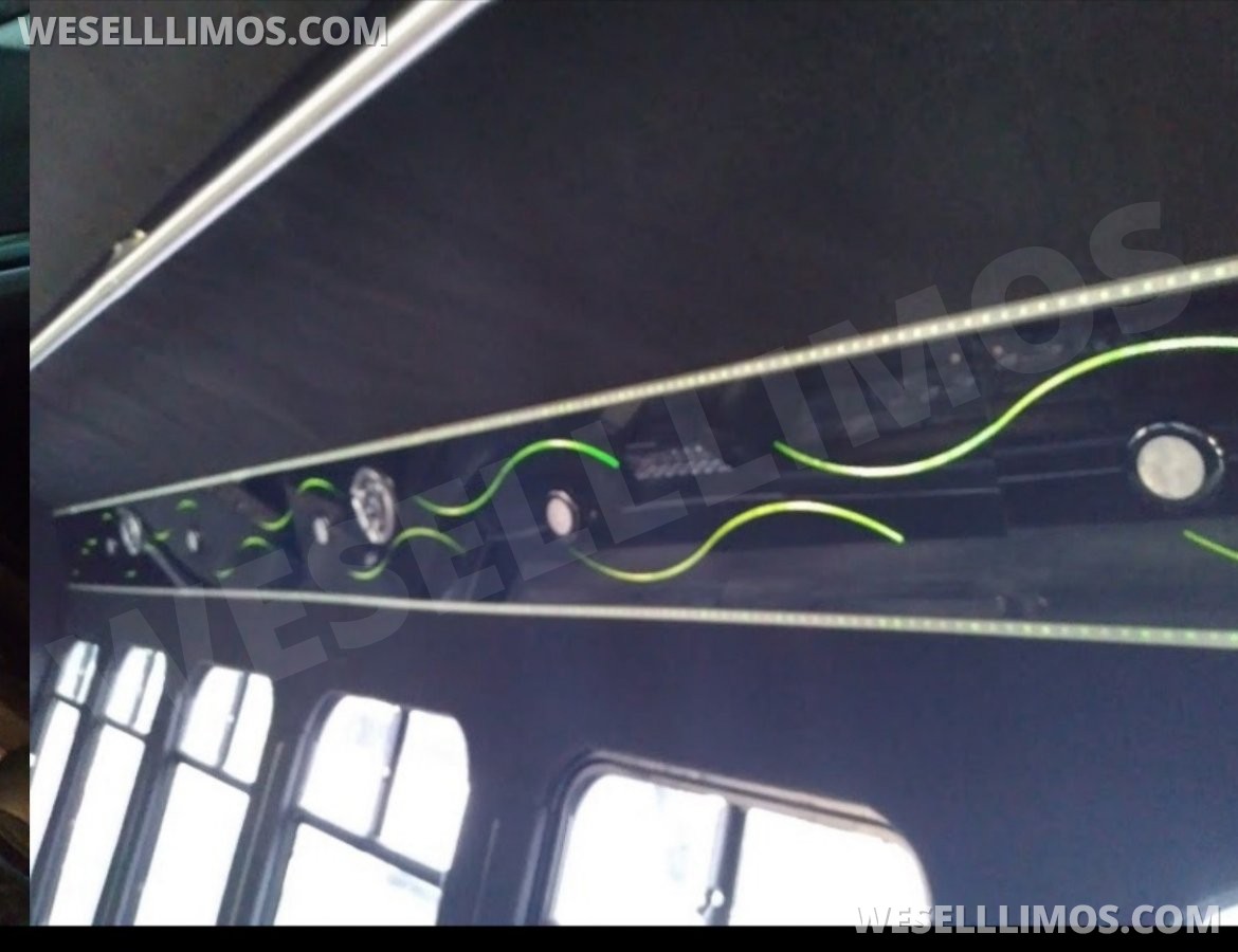 Photo of Limo Bus for sale: 2005 GMC 5500 by Royal