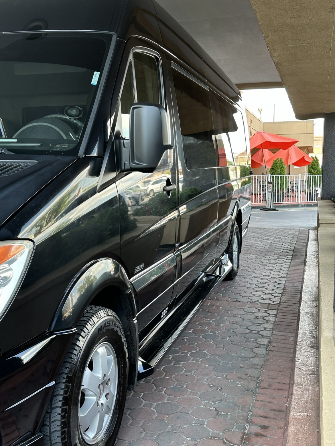 2013 tiffany Mercedes-Benz 2500 Limo Bus - Photo 2