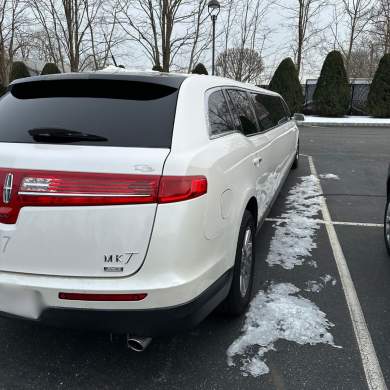 2013 Lincoln MKT Limousine for Sale in Selden, New York, US - Photo 4
