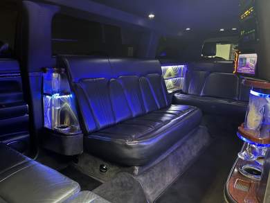 2013 Lincoln MKT 5Door Limousine for Sale in Richmond, VA - Photo 2