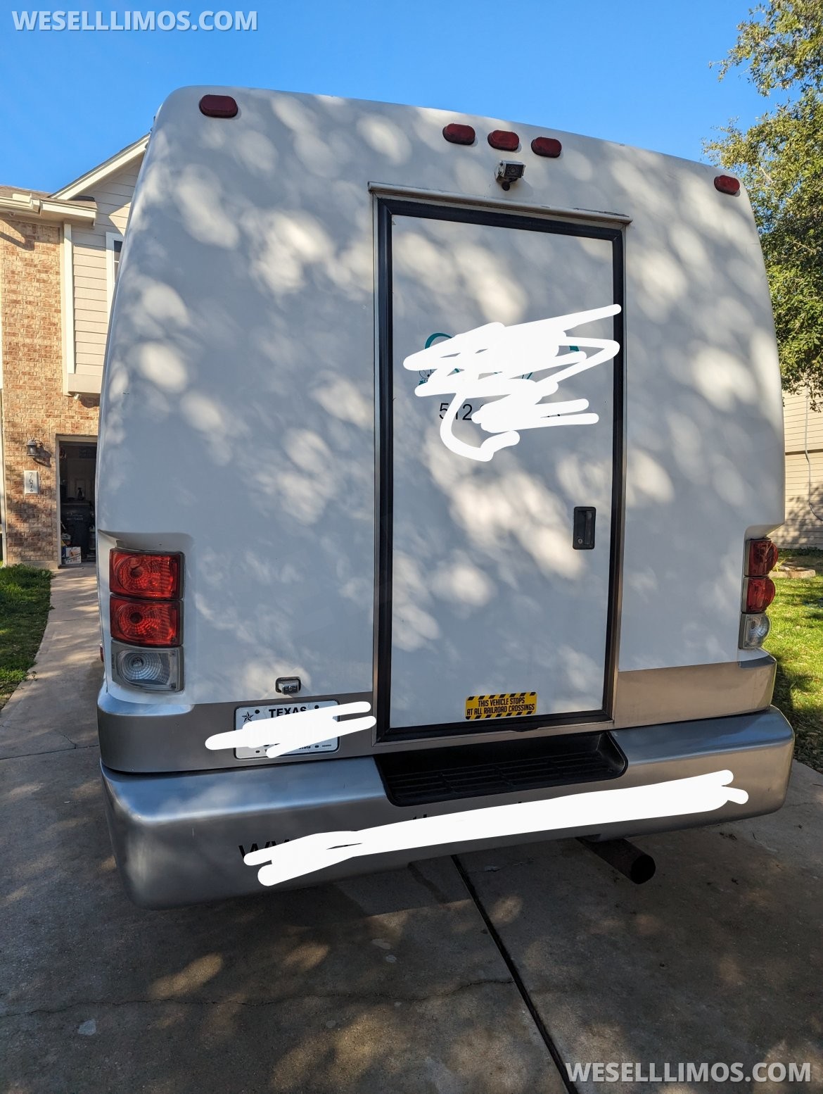 2007 Krystal  Ford F550 Limo Bus **Priced to Sell** - Photo 4