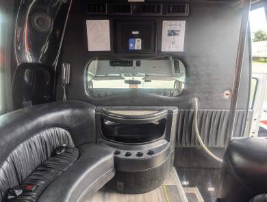 2007 Krystal  Ford F550 Limo Bus **Priced to Sell**