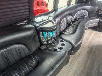 2007 Krystal  Ford F550 Limo Bus **Priced to Sell**