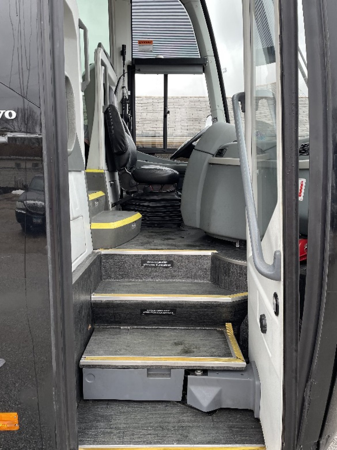 Used 2019 Volvo 9700 For Sale In Des Plaines, IL #WS-17313 | We Sell Limos