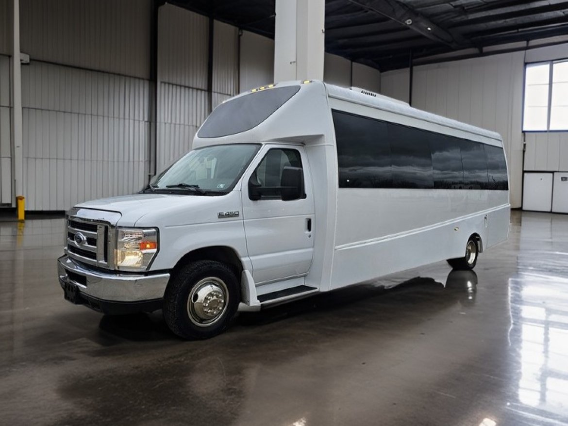 Shuttle Bus for sale: 2018 Ford E450 by Berkshire