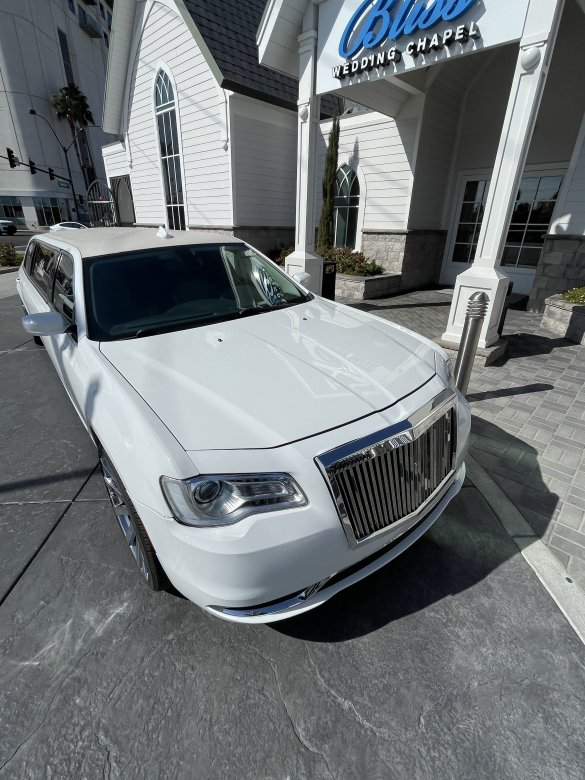 2019 Chrysler 300 Limousine for Sale in Las Vegas, NV - Photo 3