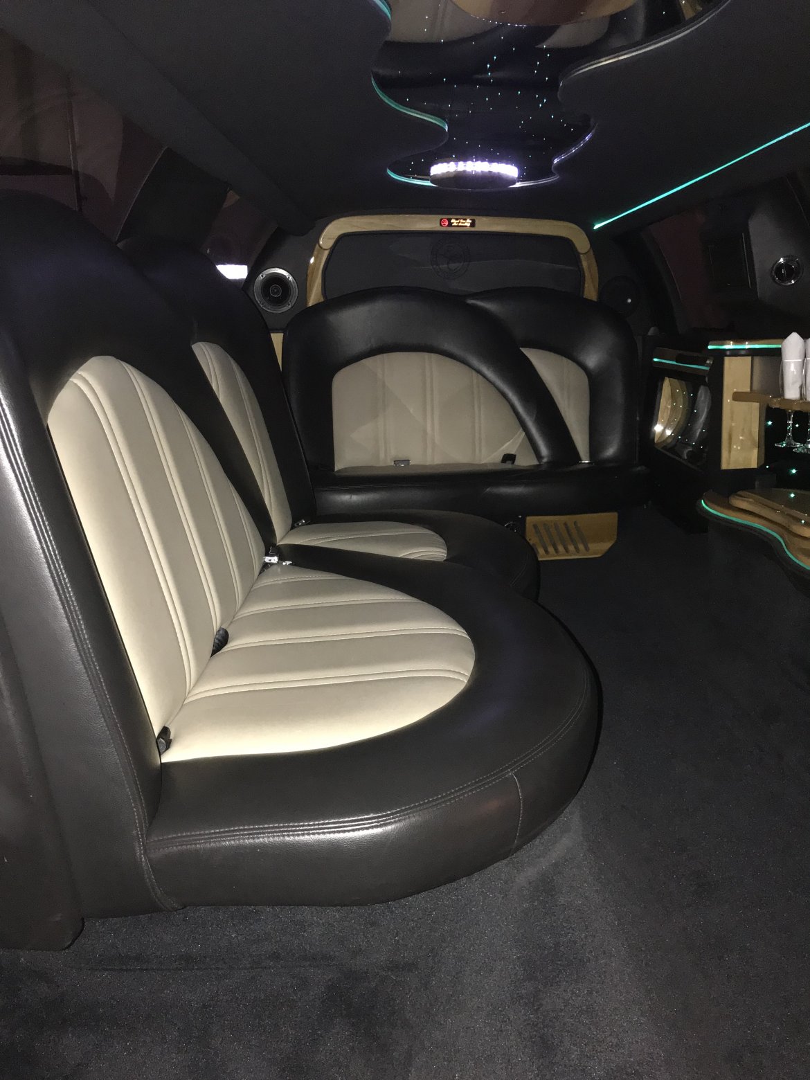 Photo of Limousine for sale: 2011 Lincoln Town Car