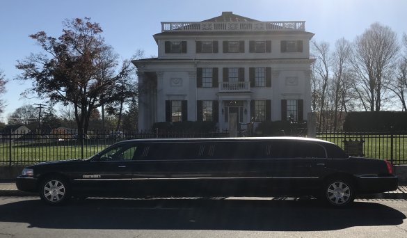 2011 Lincoln Town Car Limousine for Sale in Millbury, MA - Main Photo