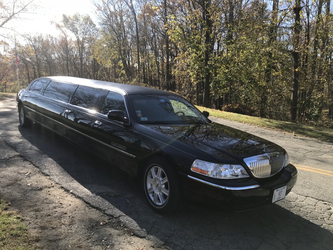 Photo of Limousine for sale: 2011 Lincoln Town Car
