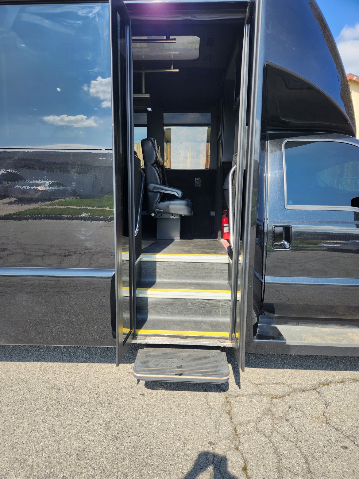 Executive Shuttle for Sale in Fontana, CA - Photo 4