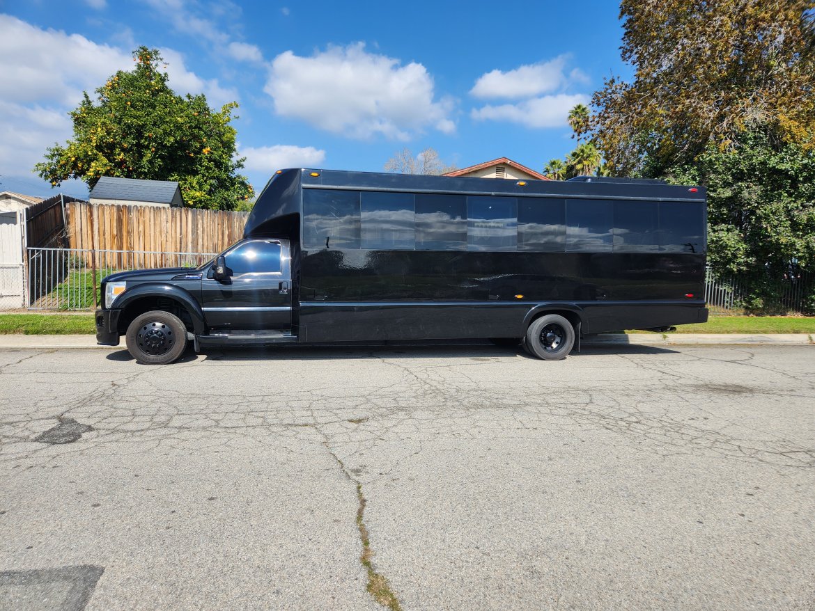Executive Shuttle for Sale in Fontana, CA - Photo 8