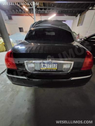 2007 Royal Lincoln Town Car Limousine