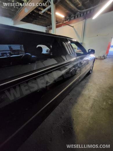 2007 Royal Lincoln Town Car Limousine