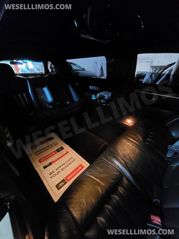 2007 Royal Lincoln Town Car Limousine