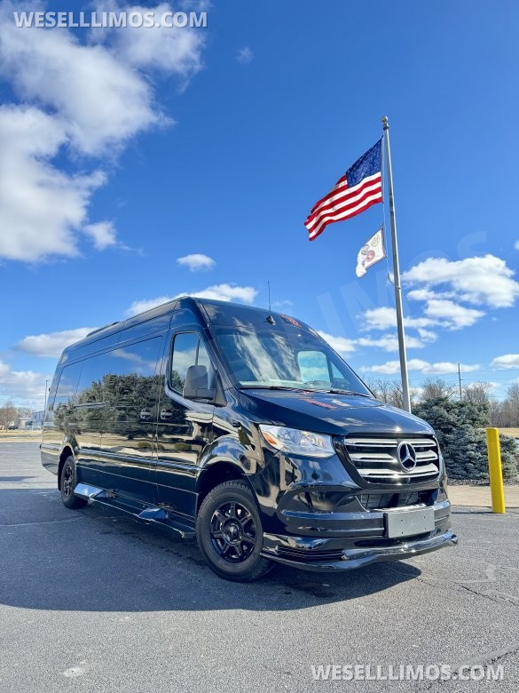 2024 Mercedes-Benz Sprinter 3500 Sprinter for Sale in Elkhart, IN - Photo 2