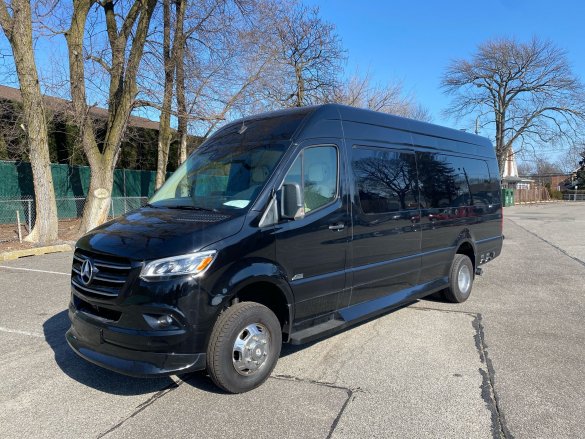 2020 Mercedes-Benz Sprinter Luxe 4X4 Sprinter for Sale in Baldwin, NY - Photo 2