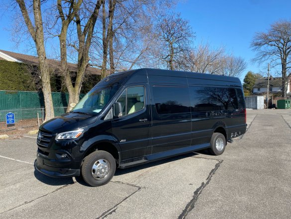 2020 Mercedes-Benz Sprinter Luxe 4X4 Sprinter for Sale in Baldwin, NY - Photo 3