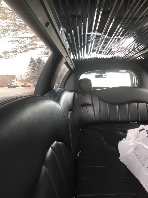 2005 Lincoln TOWN CAR Limousine for Sale in WINDHAM, NH - Main Photo