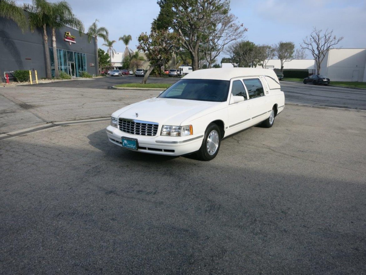 Funeral for sale: 1999 Cadillac Deville by Superior Coach