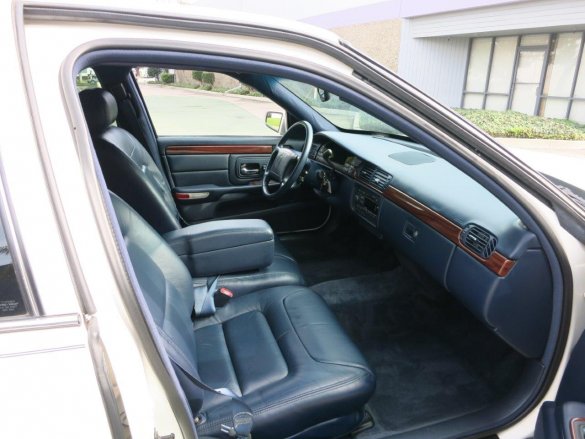 1999 Superior Coach Cadillac Deville 6-Door Limousine