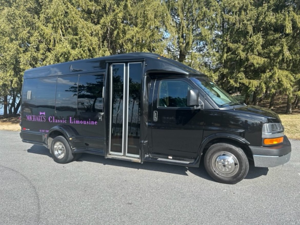 Shuttle Bus for sale: 2015 Chevrolet Vanterra by Turtle Top
