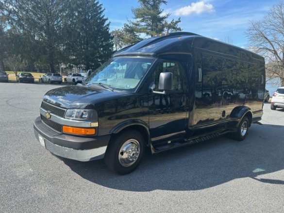 2015 Chevrolet Vanterra Shuttle Bus for Sale in Leesport, PA - Photo 2