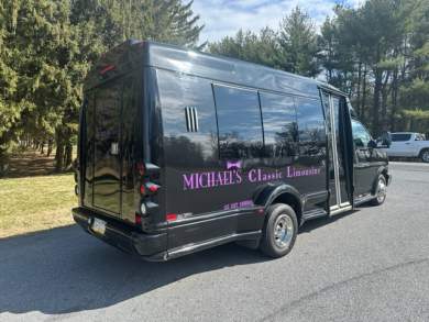 2015 Chevrolet Vanterra Shuttle Bus for Sale in Leesport, Pennsylvania, US - Photo 4