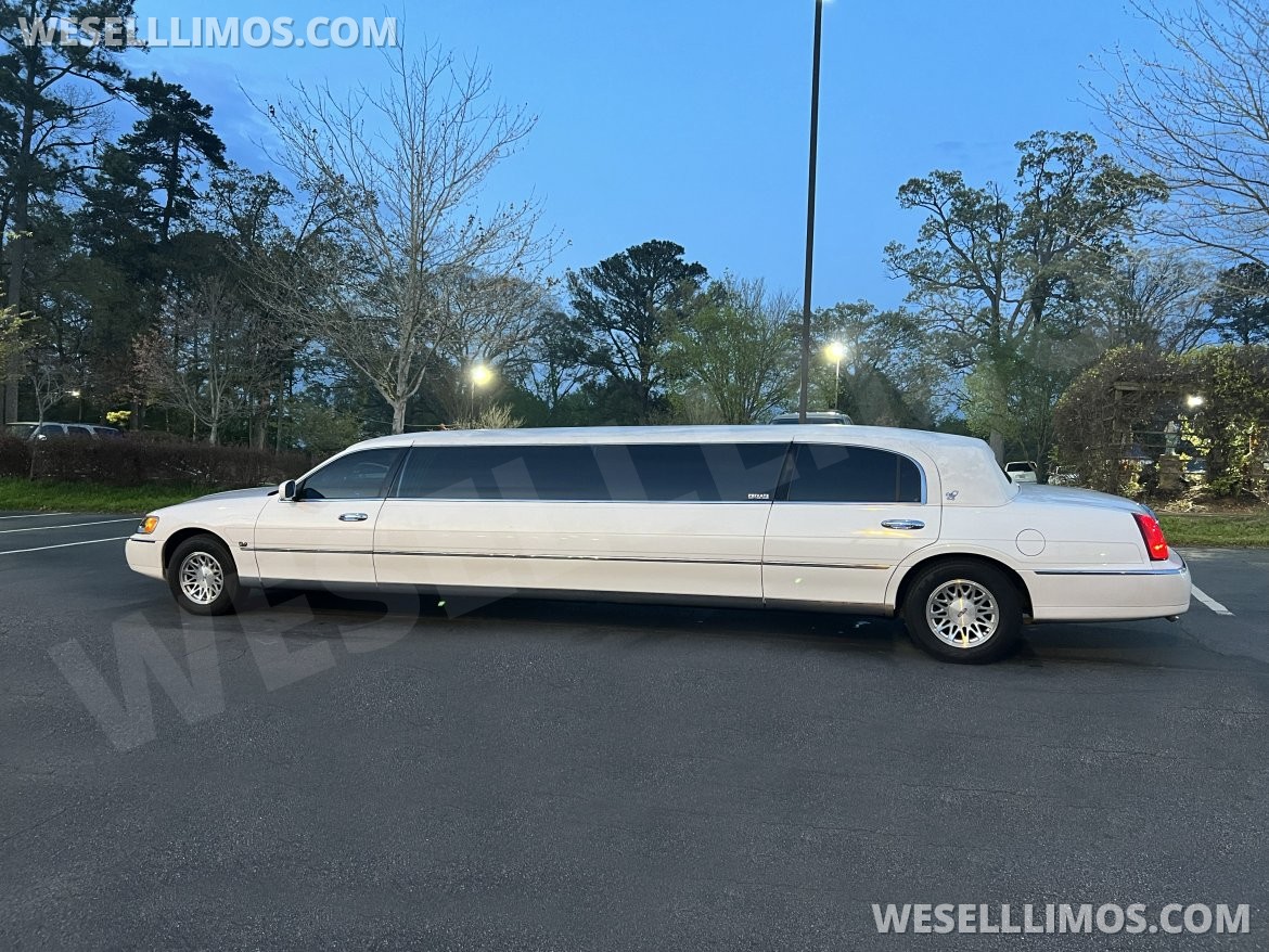 1999  Lincoln Limousine - Photo 2