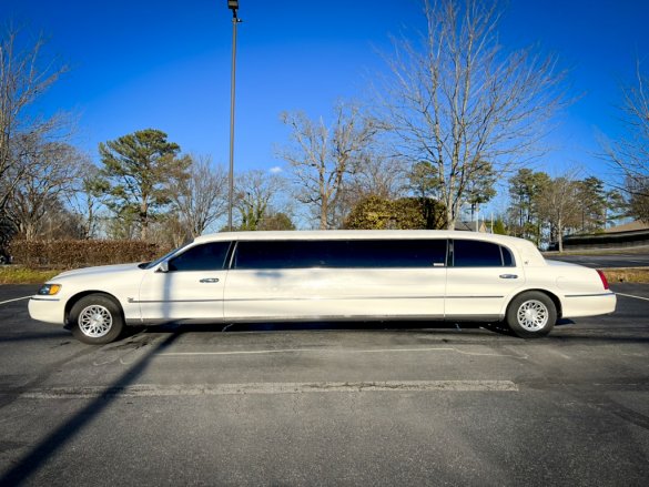 1999  Lincoln Limousine