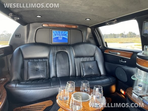 2006 Krystal Lincoln Town Car Limousine