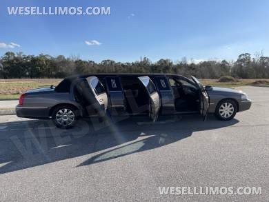 2006 Krystal Lincoln Town Car Limousine