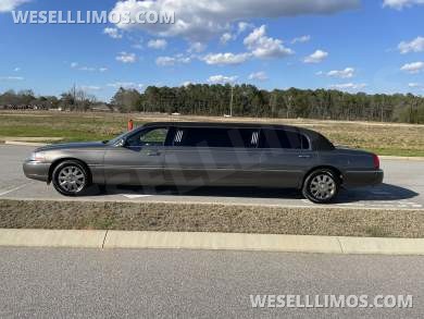 2006 Krystal Lincoln Town Car Limousine