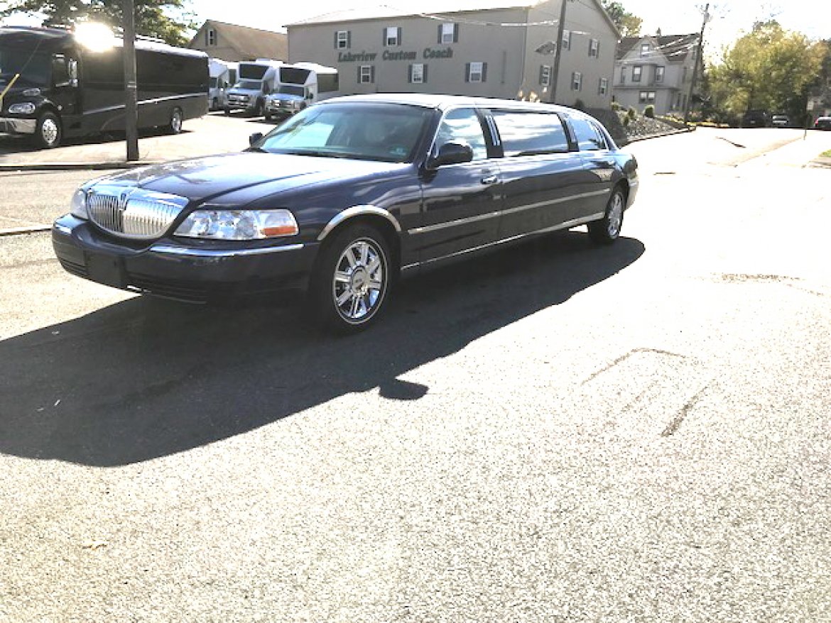 Photo of Limousine for sale: 2007 Lincoln Town-Car 70&quot; by DaBryan
