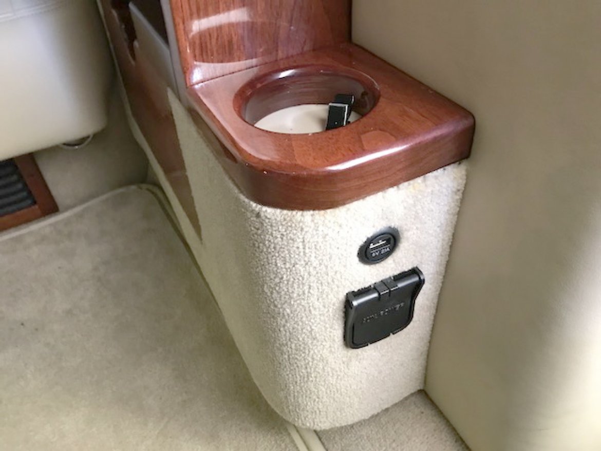 Photo of Limousine for sale: 2007 Lincoln Town-Car 70&quot; by DaBryan