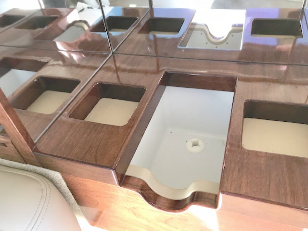 Photo of Limousine for sale: 2007 Lincoln Town-Car 70&quot; by DaBryan