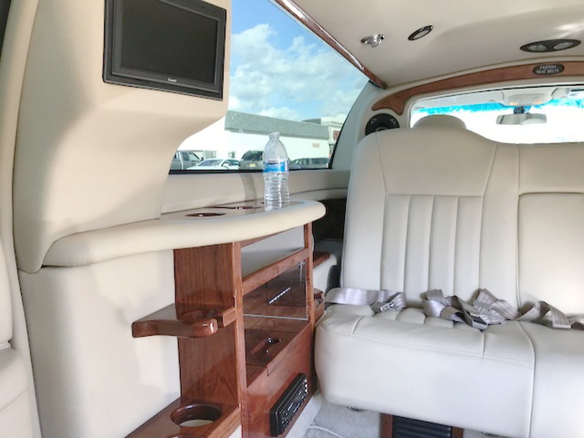 Photo of Limousine for sale: 2007 Lincoln Town-Car 70&quot; by DaBryan