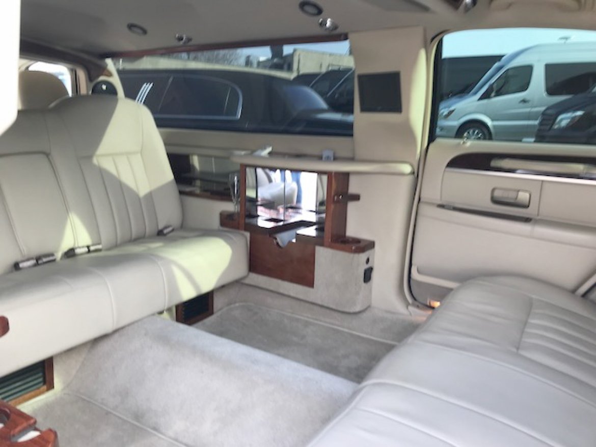Photo of Limousine for sale: 2007 Lincoln Town-Car 70&quot; by DaBryan