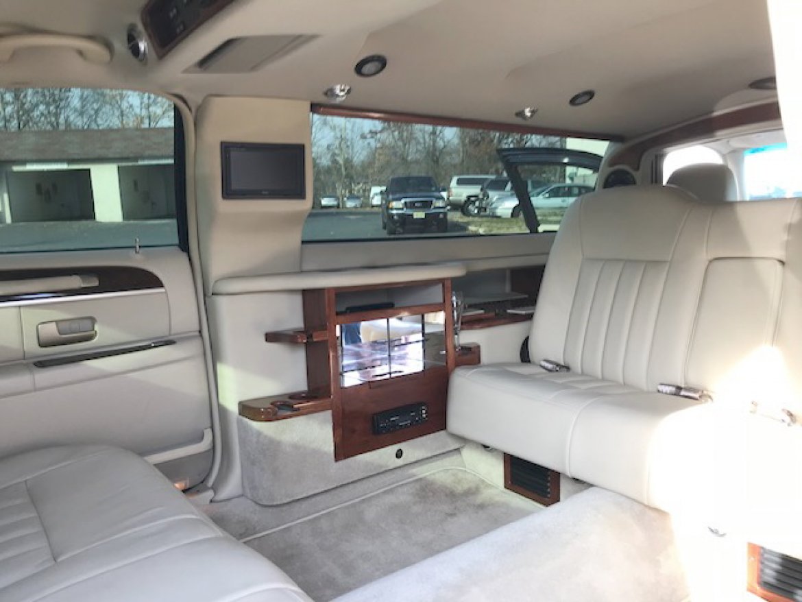 Photo of Limousine for sale: 2007 Lincoln Town-Car 70&quot; by DaBryan