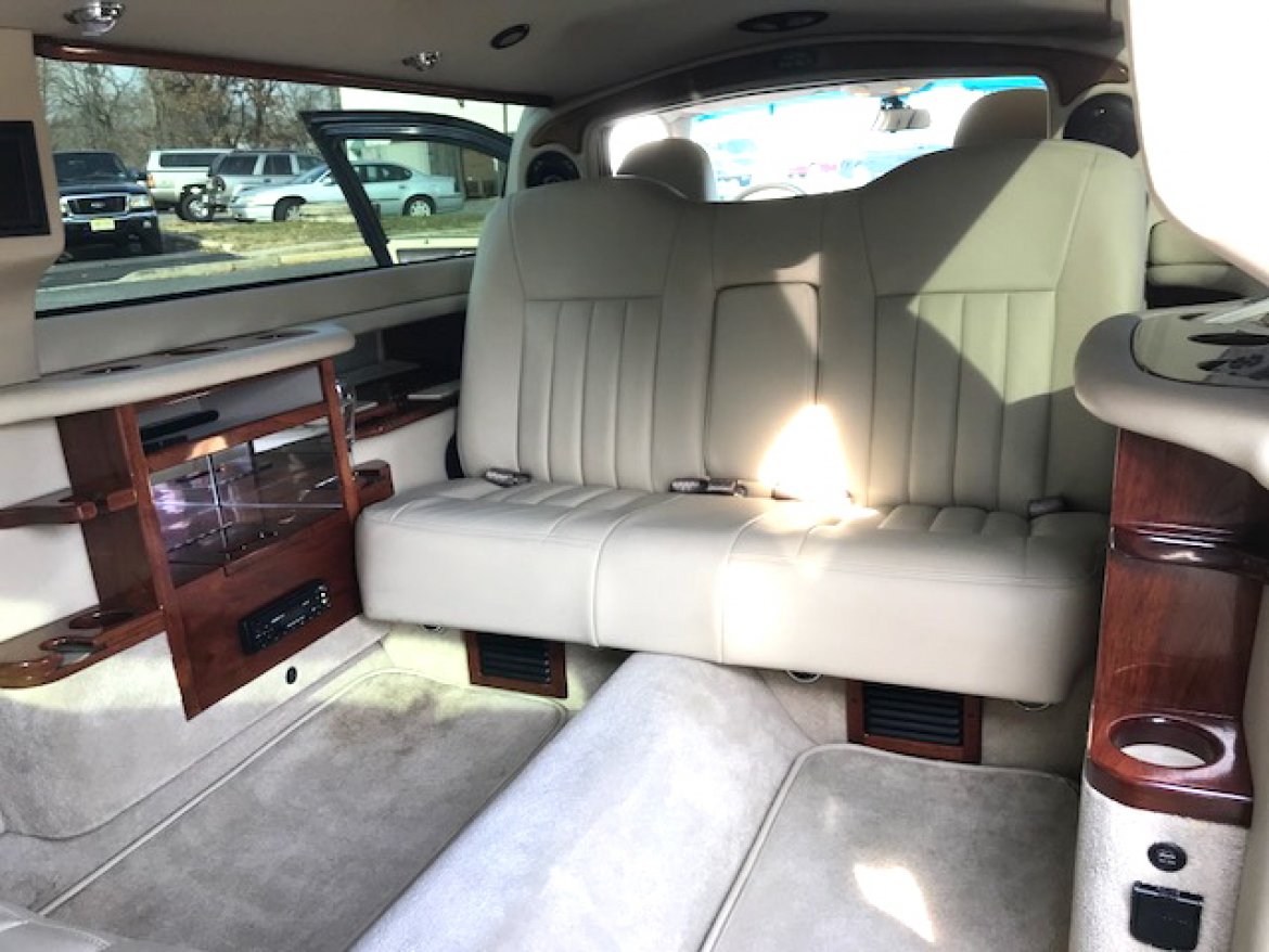 Photo of Limousine for sale: 2007 Lincoln Town-Car 70&quot; by DaBryan