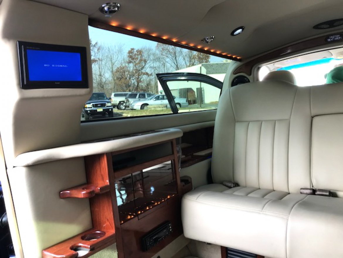 Photo of Limousine for sale: 2007 Lincoln Town-Car 70&quot; by DaBryan