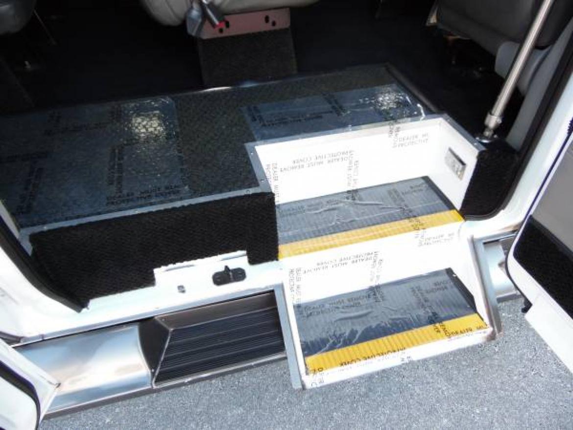 Photo of Limousine for sale: 2011 Ford E350 XLT