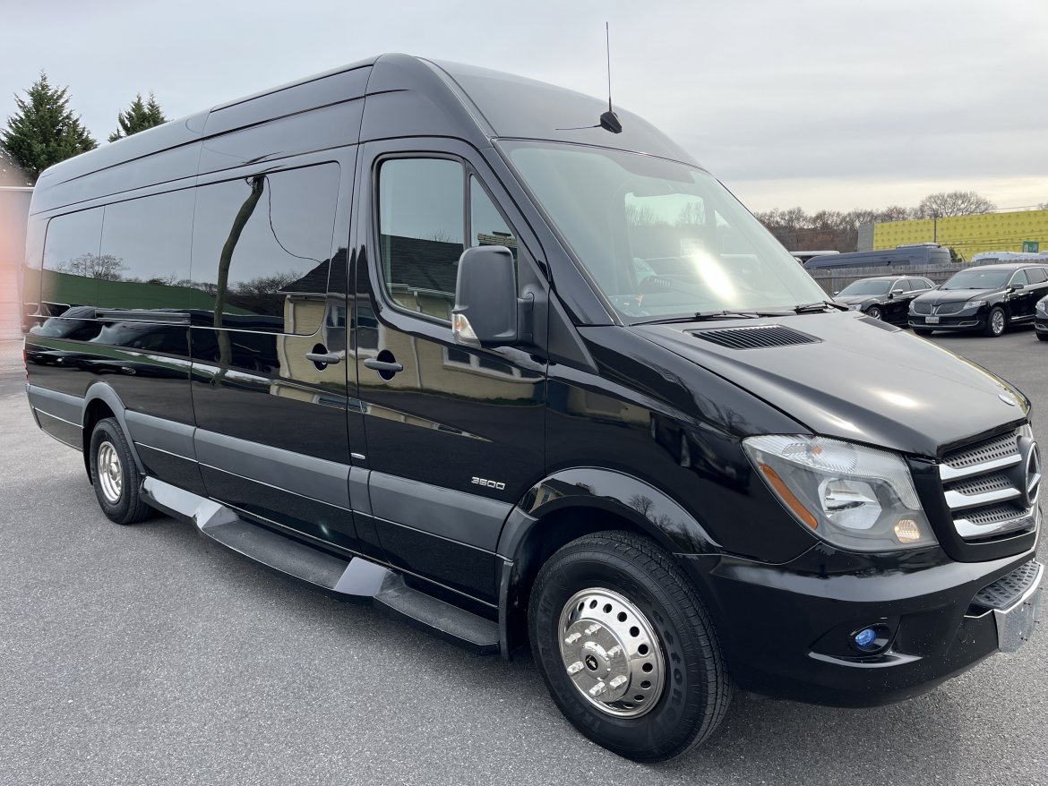 Limo Bus for Sale in Pasadena, MD - Photo 2