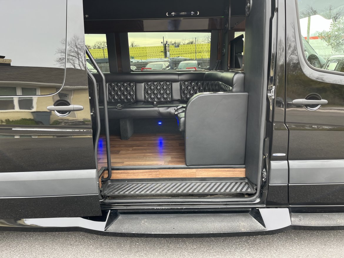 Limo Bus for Sale in Pasadena, MD - Photo 8