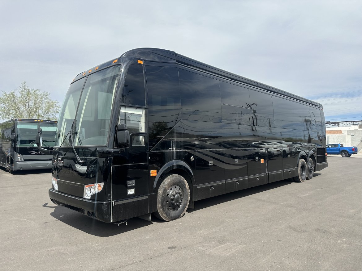 Limo Bus for sale: 2007 Prevost H3-45 VIP 45&quot; by Featherlite