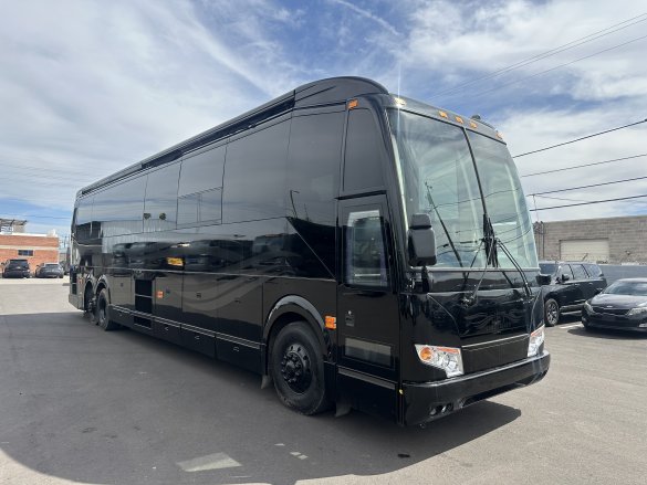 2007 Prevost H3-45 VIP Limo Bus for Sale in Phoenix, AZ - Photo 2