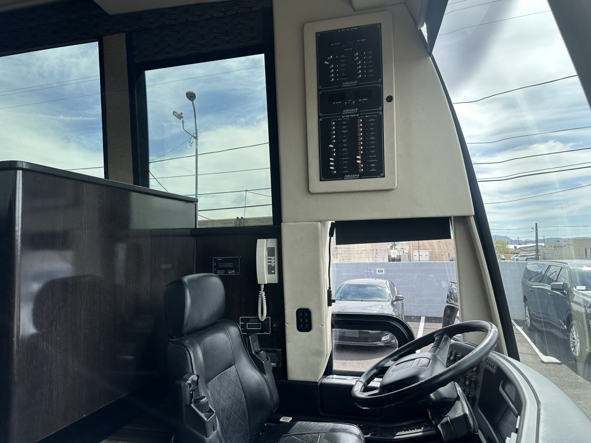 Limo Bus for Sale in Phoenix, AZ - Photo 11