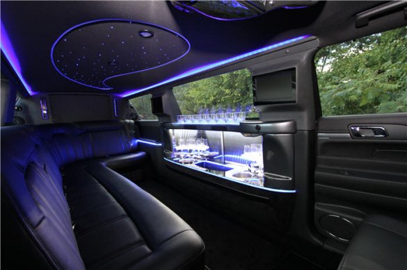 2017 Lincoln MKT 120" 5 Door Limousine for Sale in HAVERHILL, MA - Photo 3