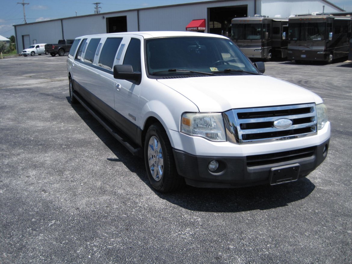 Photo of SUV Stretch for sale: 2007 Ford Expedition 140&quot; by DaBryan Coach Builders